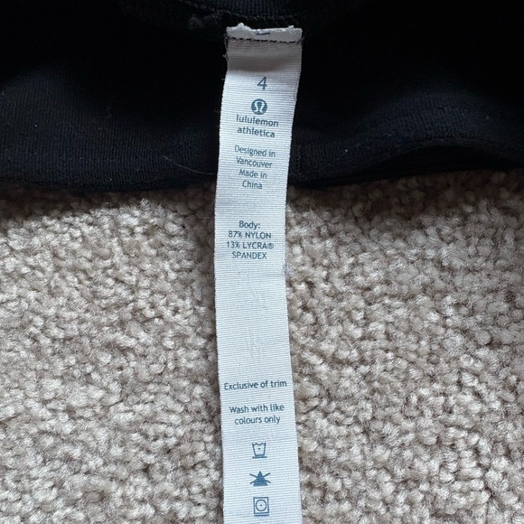 Lululemon Athletica Black Tennis/Golf shorts/ skirt/ skort Size 4 - Picture 8 of 9